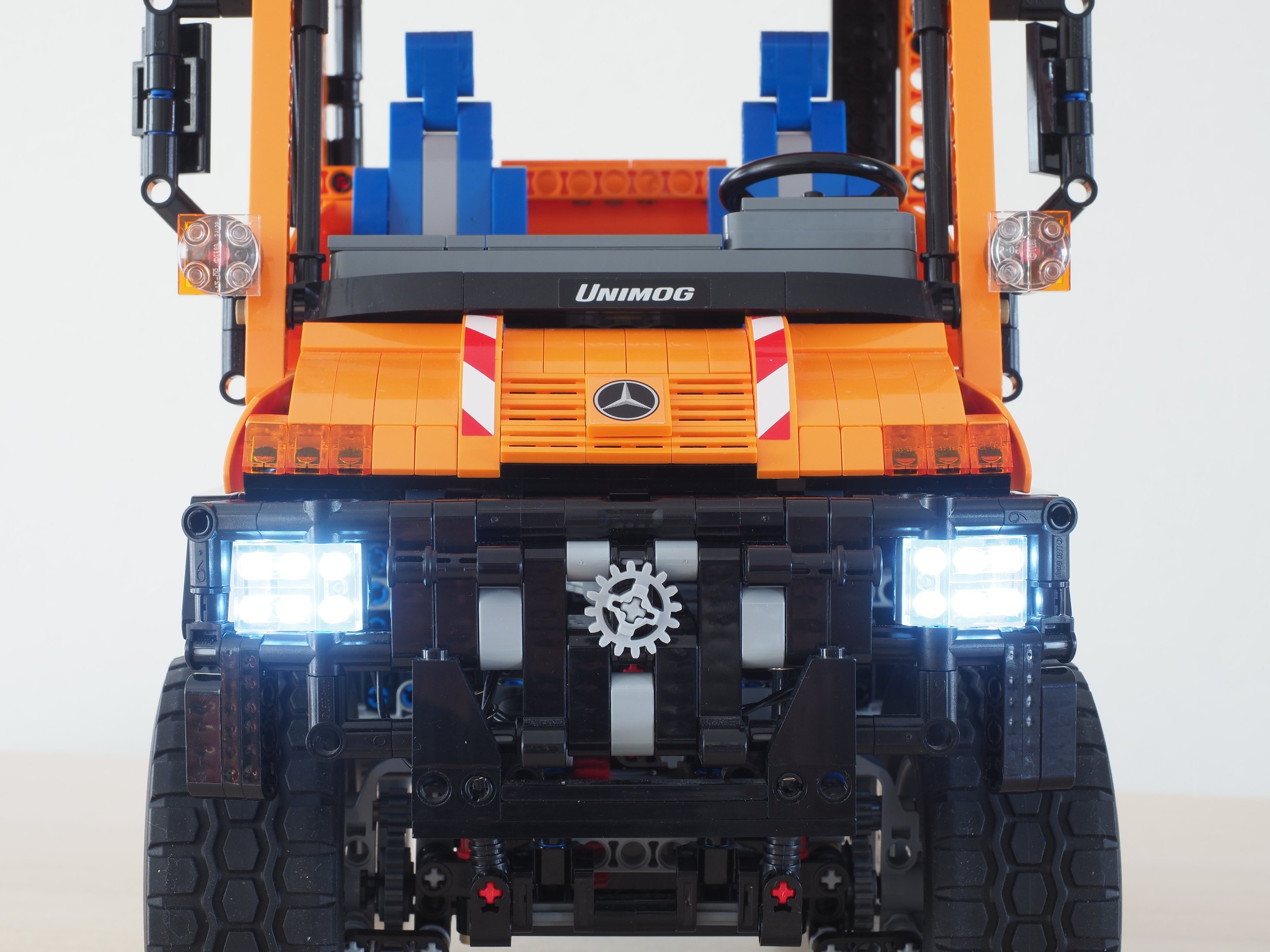 /posts/8110-unimog-v03/images/featured_image.JPG